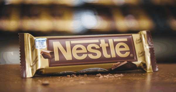 Adeus ao chocolate nº1 da Nestlé após 64 anos, produto icônico chega ao fim e fãs ao redor do mundo lamentam comovidos a despedida