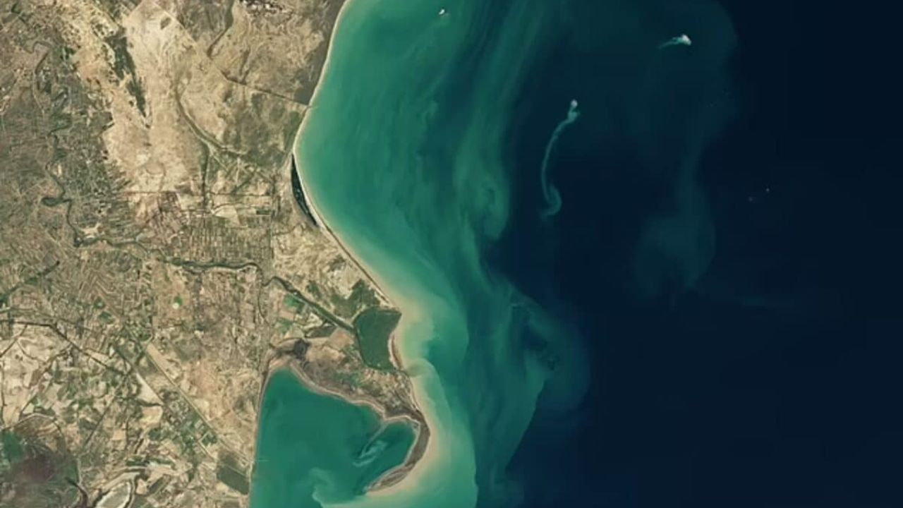 NASA detecta misteriosa ilha fantasma no Mar Cáspio que surge e desaparece em um piscar de olhos