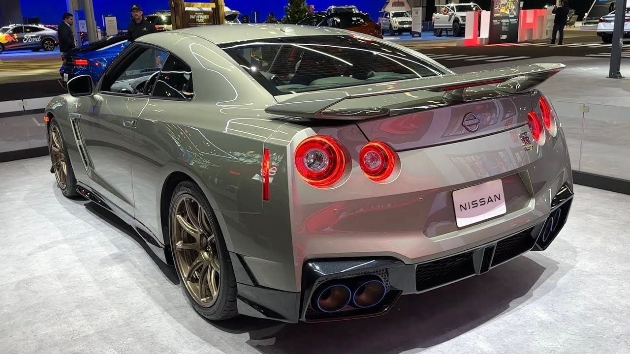 Nissan GT-R 2024: O último Godzilla que une brutalidade, elegância e desempenho surreal em um só carro