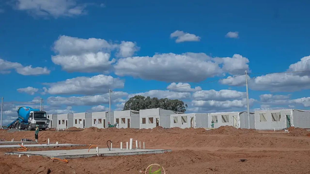 Startup mineira revoluciona a construção com casas entregues em 48 horas e já fatura R$ 120 milhões em apenas um ano