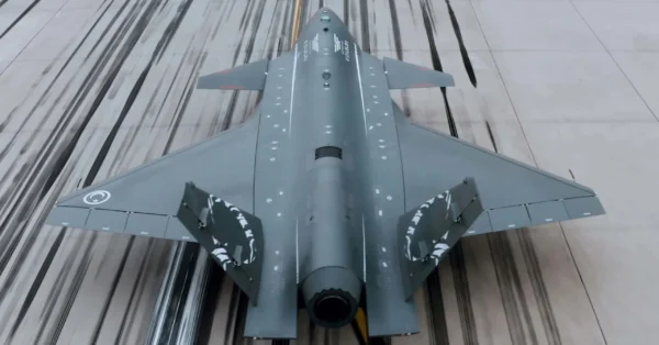 Turquia surpreende o mundo com Bayraktar KIZILELMA: caça supersônico não tripulado domina os céus com radar AESA, tecnologia revolucionária e sucesso em teste de voo histórico