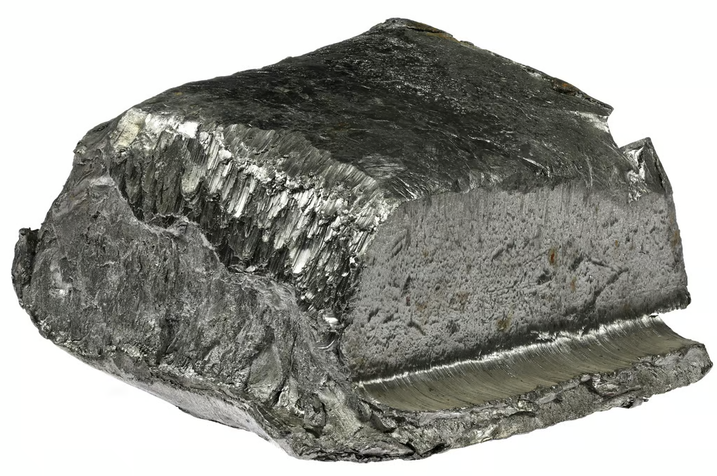 El niobio es un metal raro utilizado para fabricar materiales super resistentes y ligeros, esenciales en tecnologías avanzadas. Con esta innovación, el niobio gana aún más importancia, mostrando su potencial para transformar la industria aeroespacial y militar.