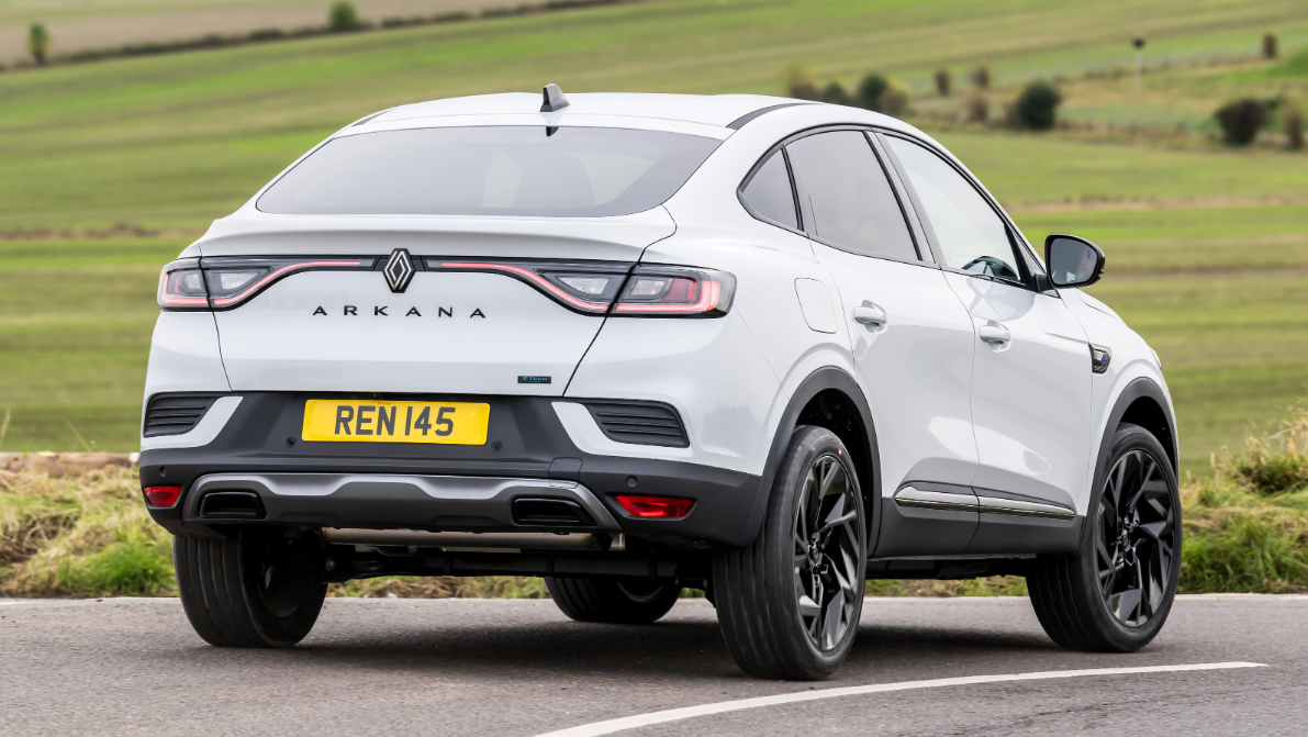 La tecnología híbrida ligera del Arkana debería llegar a Brasil en otros modelos. Se utilizará en futuros lanzamientos, como la camioneta Niágara y posiblemente en el propio Kardian.