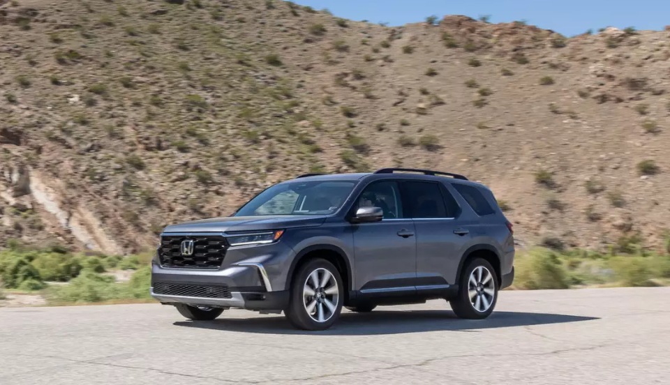 El Honda Pilot es un SUV popular conocido por su fiabilidad y espacio interior. Sin embargo, los modelos fabricados entre 2016 y 2020 se encuentran entre los principales afectados por los problemas en el motor 3.5 V6, ahora bajo investigación.