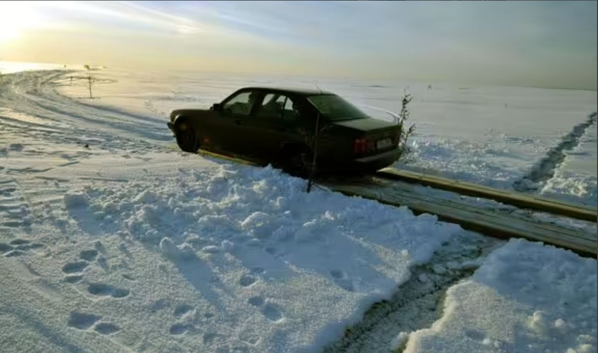 La prioridad es garantizar que el conductor pueda escapar del vehículo sin demora. Por eso, abrir la puerta y salir rápidamente hace toda la diferencia en una emergencia.