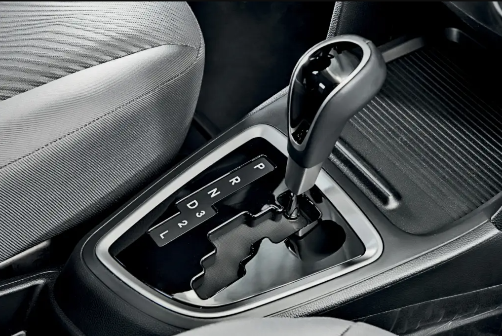 El cambio automático del HB20 tiene cuatro marchas y es confiable para el uso urbano y viajes. Es importante verificar si los cambios son suaves, ya que los tirones pueden indicar necesidad de mantenimiento.