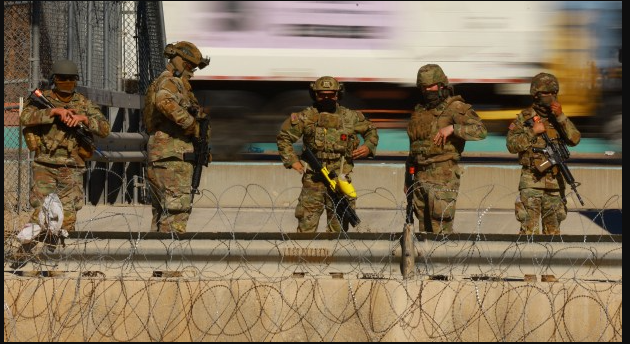 Las fuerzas armadas se están moviendo para impedir que más personas entren sin documentos y demostrar fuerza en la vigilancia del territorio. Trump alega que es una forma de proteger al país contra la “invasión” de inmigrantes en la frontera sur.