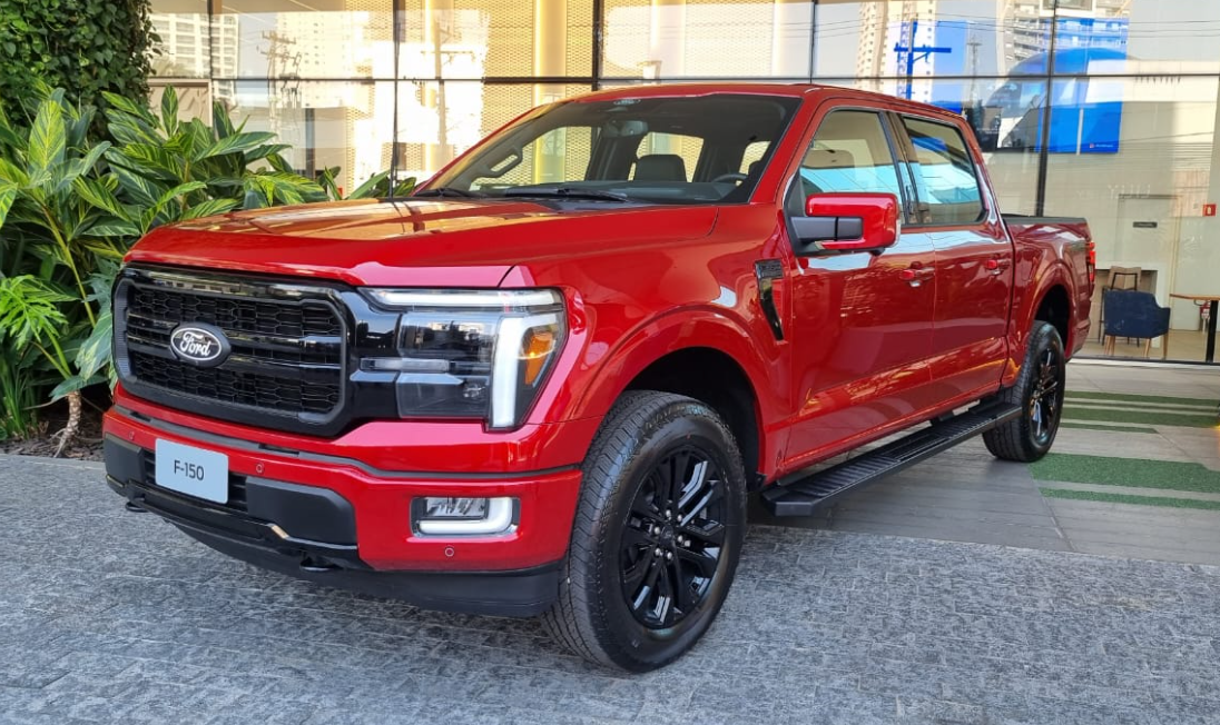 La Ford F-150 2025 ya está disponible en Brasil, con las primeras unidades entregadas entre octubre y noviembre de 2024.