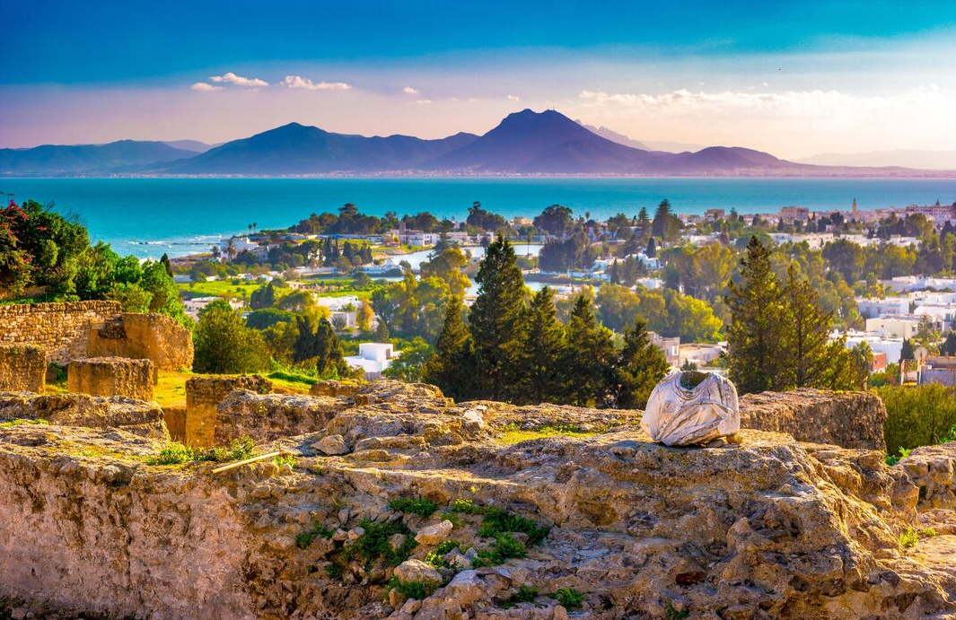 Cartago Era Tan Grande Que Dominaba El Comercio En Buena Parte Del Mediterráneo Y Acumulaba Riquezas De Minas En África Y En España. La Influencia De La Ciudad Era Tan Poderosa Que Llegó A Rivalizar Con Roma, La Mayor Potencia De La Época.