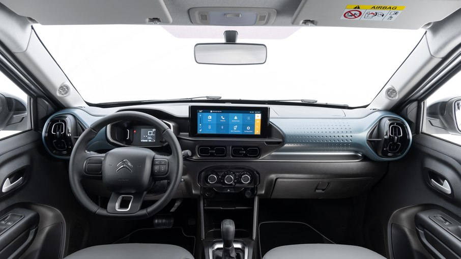 Citroën C3 You 2025 desafía Mobi, Kwid y Onix como carro turbo automático más barato del Brasil, con estilo y economía sorprendentes. (Imagen/ divulgação)