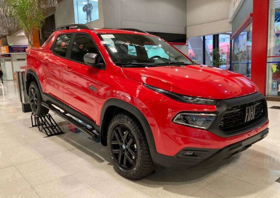 La nueva Fiat Toro Ultra está costando **R$ 194.490** en Brasil.