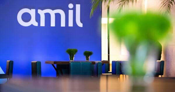 Grupo Amil está contratando! Processo seletivo aberto com vagas para enfermeiro, recepcionista, auxiliar de exames e outras funções oferece Auxílio-creche, seguro de vida, vale-refeição outros benefícios