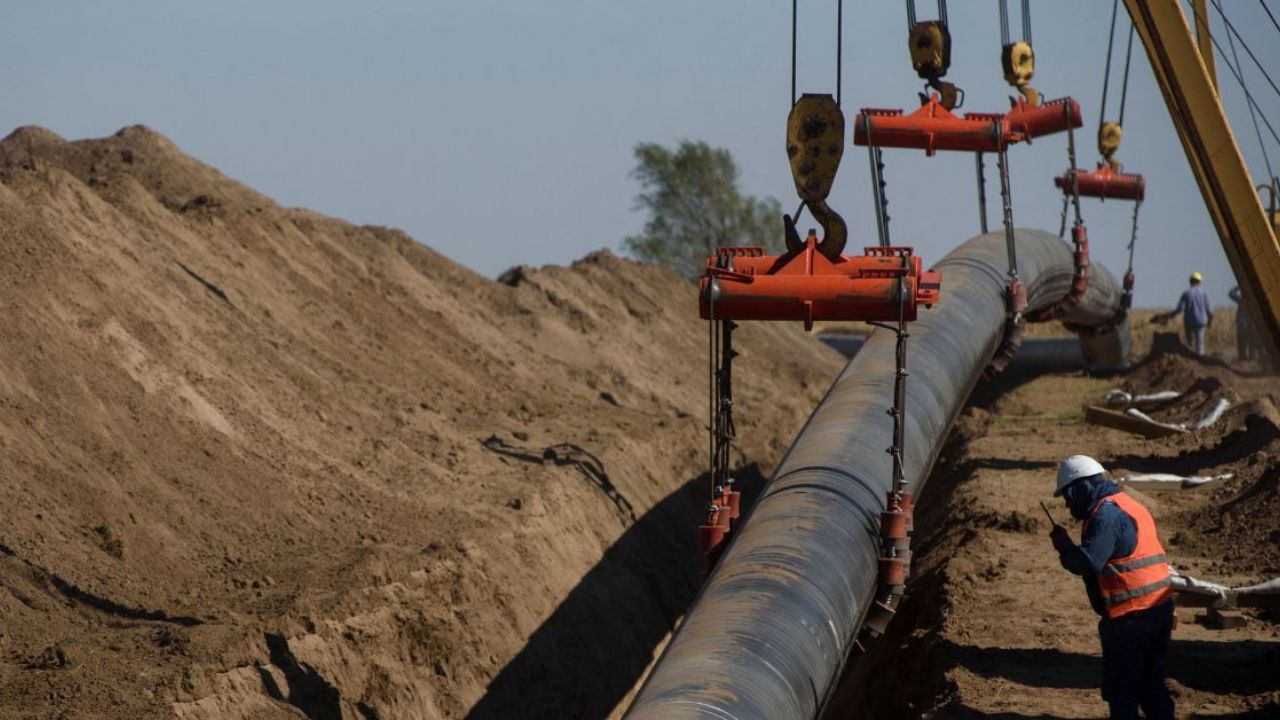 Estudo da EPE revela que a importação de gás argentino pelo Paraguai pode custar R$ 680 milhões a menos que pelo Sul do Brasil, levantando dúvidas sobre a viabilidade do gasoduto Uruguaiana-Porto Alegre!