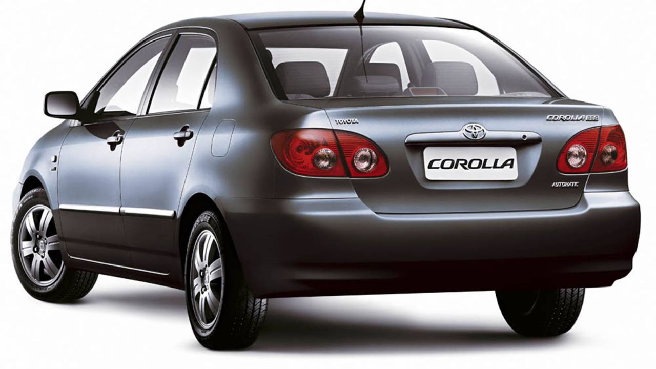 Toyota Corolla 2003: O sedã inquebrável que humilha carros atuais! Descubra o segredo para comprar um bom