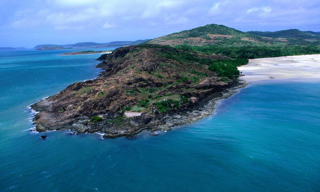 Al final de cuentas, Australia está viajando lentamente hacia el norte, y aunque esta colisión aún tomará millones de años para suceder, los efectos ya pueden ser sentidos. Desde cambios en el GPS hasta impactos en el clima y la fauna, este movimiento no pasa desapercibido.