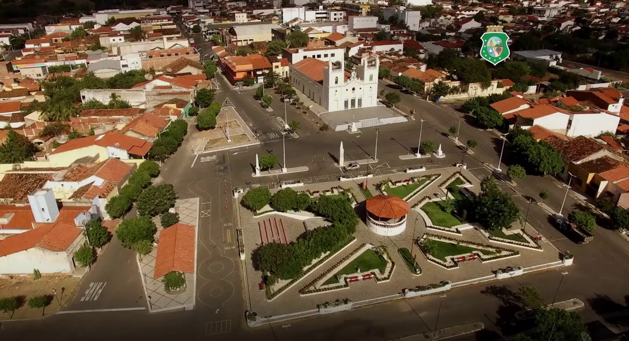 Santa Quitéria es una ciudad del Ceará, conocida por su agricultura, pecuaria y riquezas minerales. Ahora, está en el centro de una gran polémica por causa de la posible explotación de la mayor mina de uranio del Brasil.