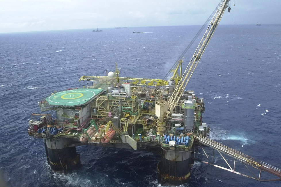 Petrobras es la mayor empresa de petróleo de Brasil y una de las gigantes del sector energético en el mundo. Explora, refina y vende petróleo, gas natural y derivados, siendo fundamental para la economía del país.