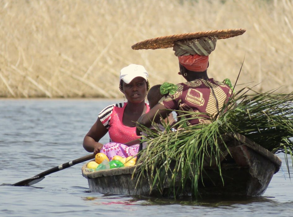 El lugar en Brasil que más se asemeja a Ganvié es la villa de pescadores de la comunidad ribereña de Marajó, en Pará, especialmente en las áreas cercanas al Río Amazonas y al Archipiélago de Marajó. En estas regiones, muchas casas están construidas sobre pilotes, y el transporte principal también se realiza en barcos y canoas, al igual que en Ganvié.
