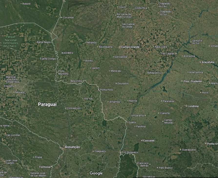 Ponta Porã está dentro da faixa de 150 km na fronteira com o Paraguai e é um dos 45 municípios do Mato Grosso do Sul afetados pela exigência de regularização fundiária. Fazendeiros da região precisam atualizar seus registros até 22 de outubro de 2025, ou podem perder suas terras para a União.