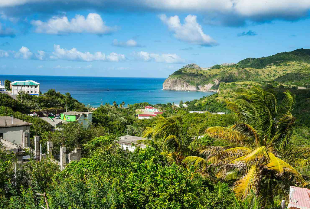 Montserrat se encuentra en el Caribe, al este de Puerto Rico. Es una pequeña isla que forma parte de los Territorios Británicos de Ultramar.