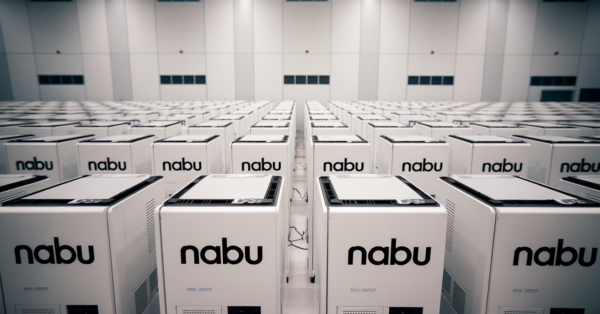 Coleção impressionante de 2,2 mil computadores antigos reaparece após 23 anos! Dono decide vender as raridades no eBay por menos de 100 dólares, atraindo fãs de tecnologia vintage