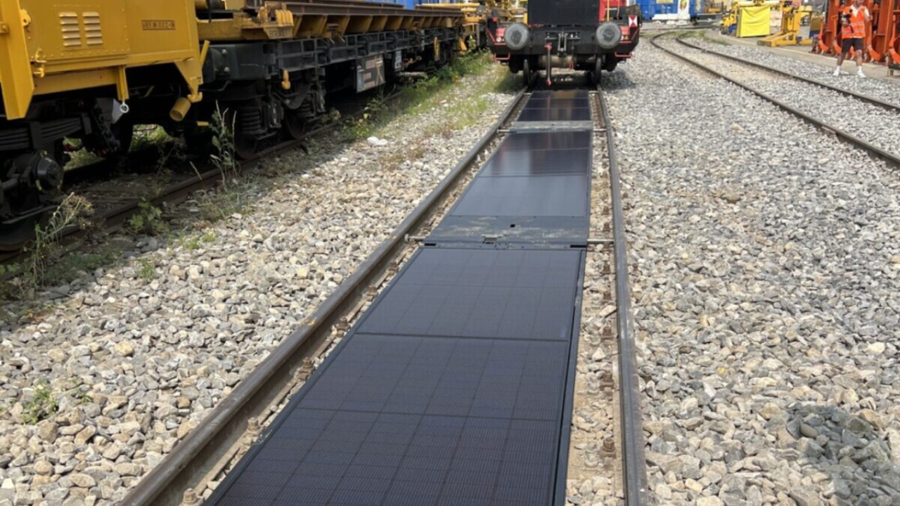 ferrovia - painéis solares - suíça - energia solar - trem
