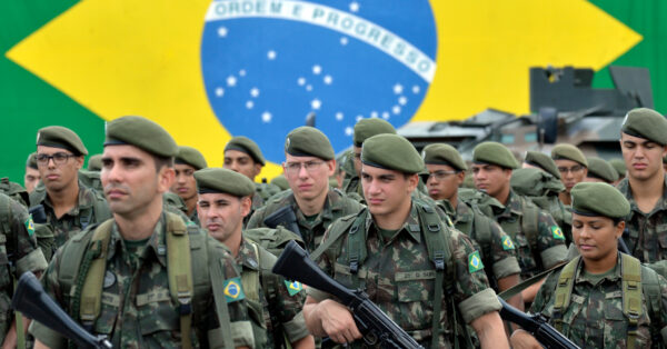 Exército Brasileiro abre processo seletivo sem prova e sem concurso com remuneração de R$ 7.145,00 para pessoas de até 40 anos