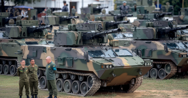 Exército Brasileiro recebe 96 blindados Centauro II BR