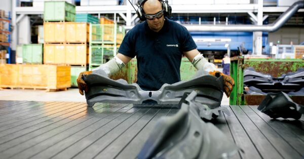 Multinacional Gestamp, do setor automotivo, anuncia construção de nova fábrica e + 150 vagas de emprego; a empresa busca profissionais nas áreas de engenharia e ferramentaria