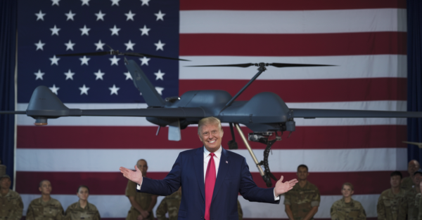 Trump apresenta caça praticamente invisível