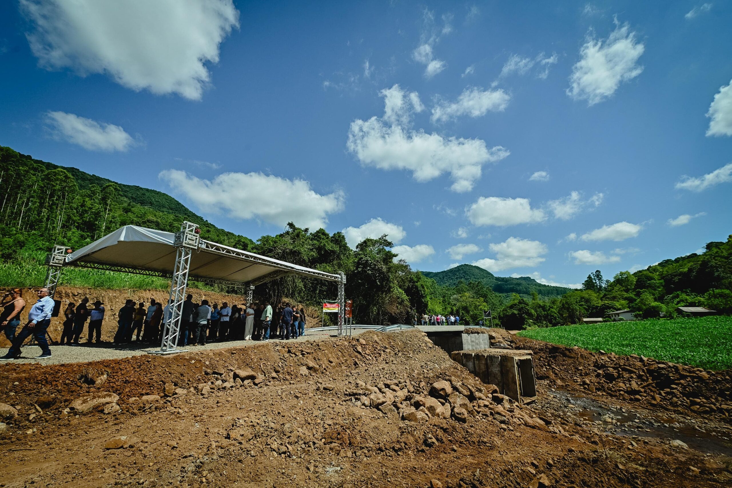 reconstruir, refazer, restaurar