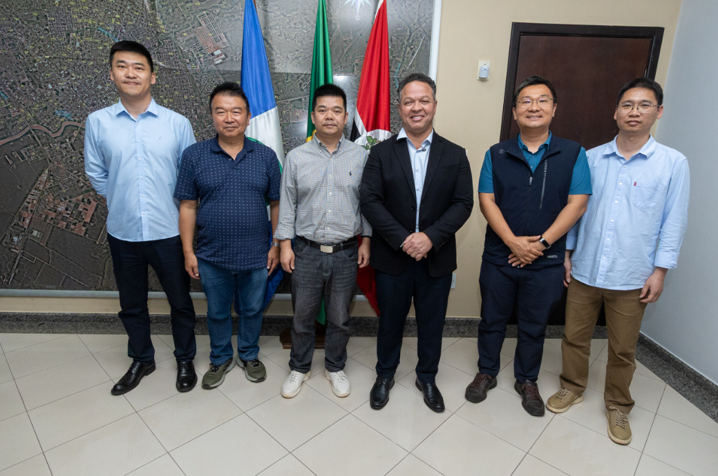 La inversión del Haid Group en Rondonópolis puede representar un gran avance para la agroindustria local, consolidando la ciudad como uno de los principales polos de nutrición animal en Brasil. La nueva fábrica puede generar empleos, impulsar la economía regional y fortalecer la infraestructura logística del estado. Ahora, la decisión está en manos de la empresa china, que sigue analizando la viabilidad del proyecto.