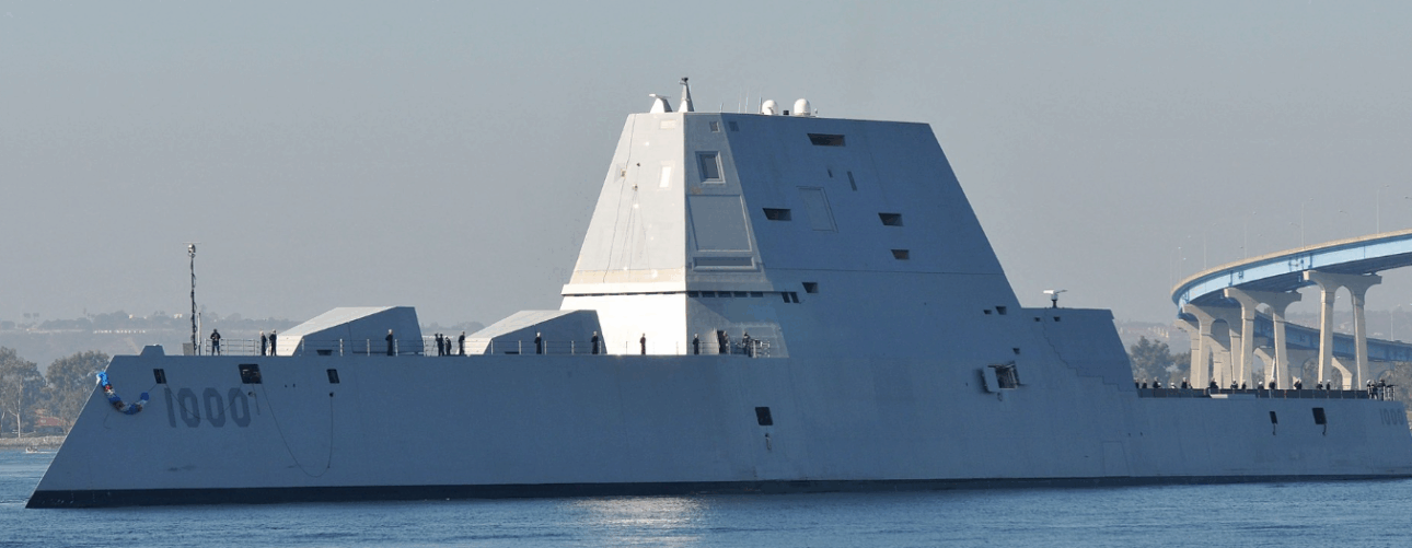 El Zumwalt es el mayor y más caro destructor de EE.UU., con tecnología sigilosa y misiles hipersónicos. Pero su alto costo y cambios de diseño hacen que muchos se pregunten si fue una revolución o un error multimillonario.