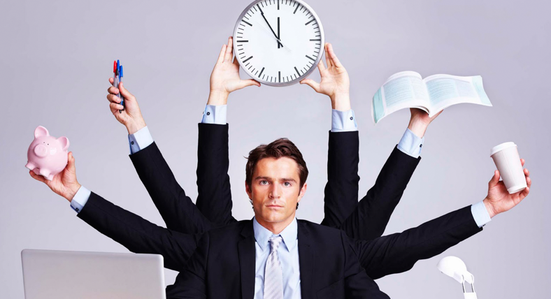 El descubrimiento se realizó a través de una investigación llevada a cabo por la plataforma de recursos humanos Workhuman, que entrevistó a 3.000 participantes en EE. UU., Reino Unido e Irlanda. Los resultados indicaron que el 36% de los empleados admitieron fingir estar ocupados en el trabajo, y el 38% de los jefes también reconocen esta práctica.