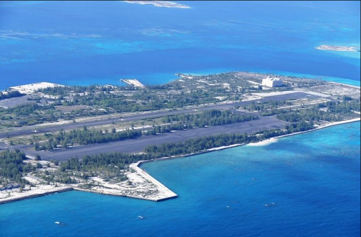 El proyecto de EE. UU. está siendo desarrollado en el Atol Johnston, una isla remota en el Océano Pacífico, bajo control del gobierno estadounidense. La isla se encuentra a unos 1.300 km de Hawái y ya fue utilizada para pruebas nucleares y almacenamiento de armas químicas.