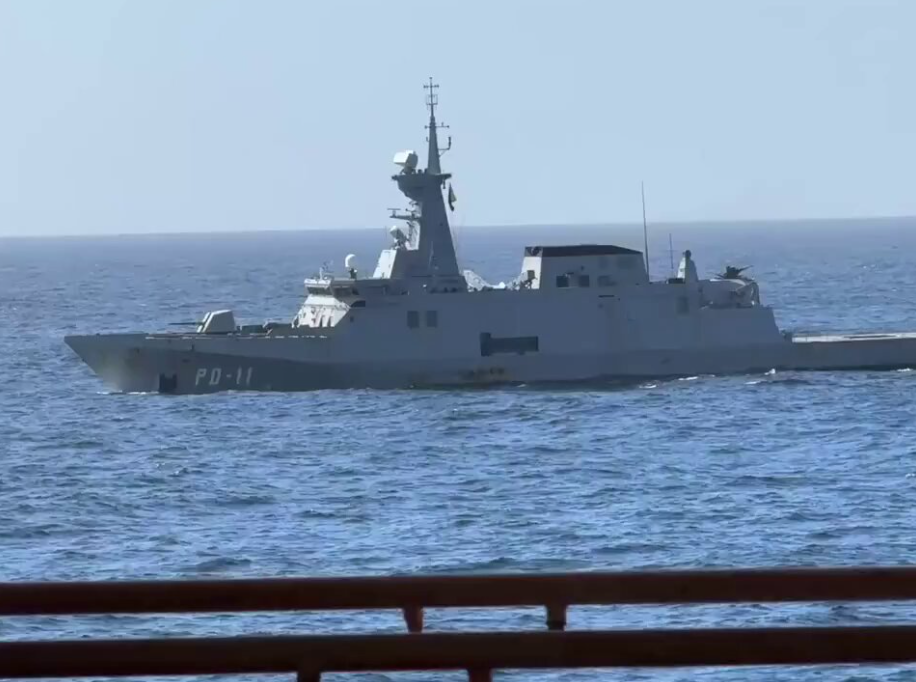 Las Embarcaciones Venezolanas Avistadas Cerca de las Plataformas Petrolíferas Guayanas Incluyen Fragatas y Patrullas de la Marina Venezolana, Empleadas con el Propósito de Contestar la Exploración Petrolera en el Área Disputada.