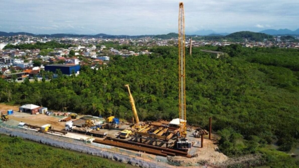 Construção de ponte em Joinville ganha reforço com solução técnica inovadora