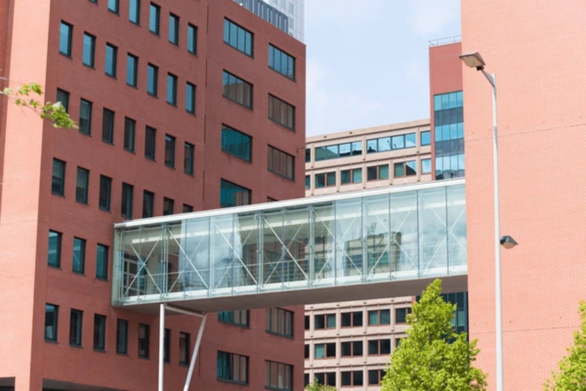 Por que Campinas autorizou corredores aéreos no Centro? Entenda os motivos, regras e taxas da nova permissão para interligar prédios sobre as ruas