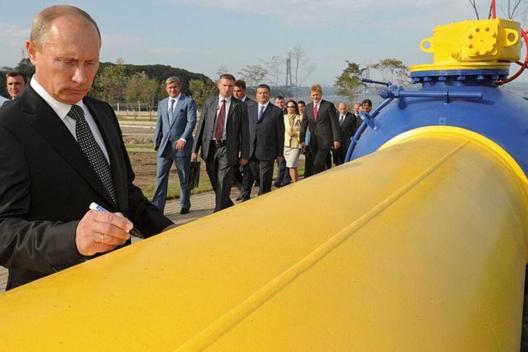 UE cogita retomar importações de gás russo após crise com EUA. Indústria pressiona por energia barata e debate volta da Gazprom ganha força em 2025.