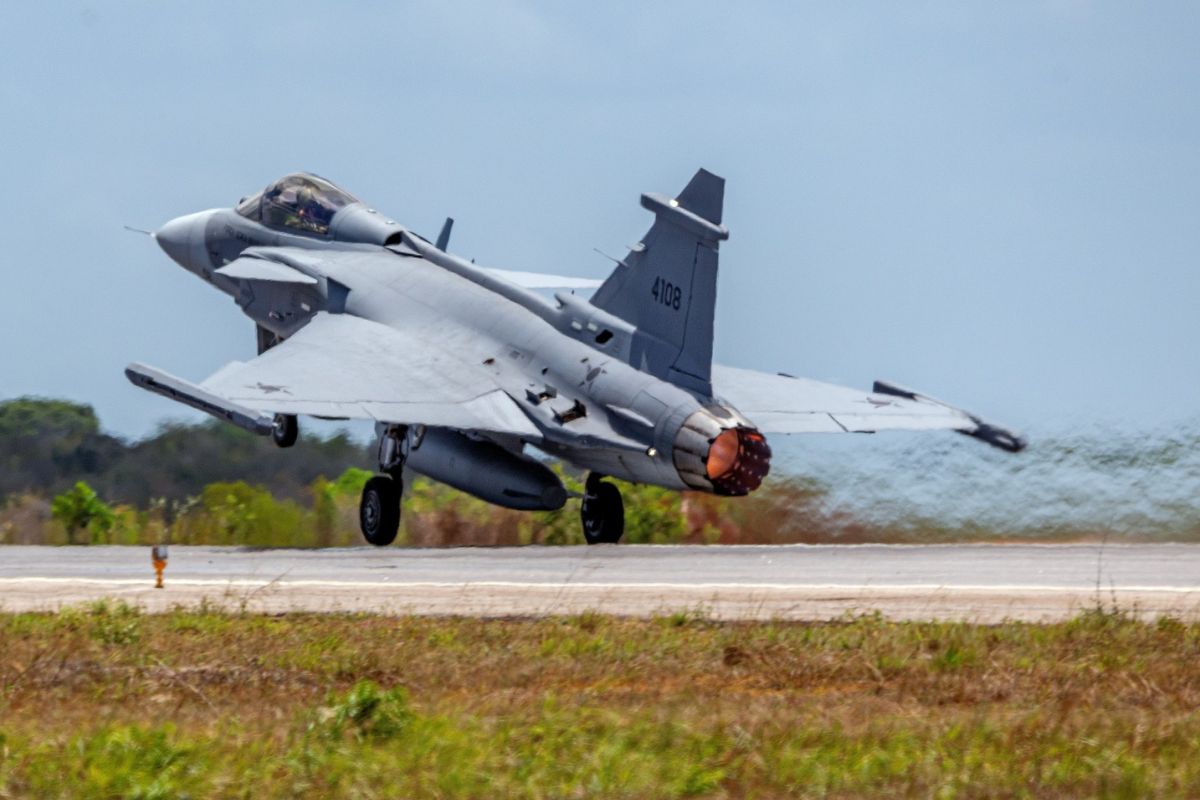 Brasil prepara voo do 1ª caça supersônico fabricado no país: O Gripen F-39E. Saiba mais sobre a produção nacional, tecnologia e capacidades