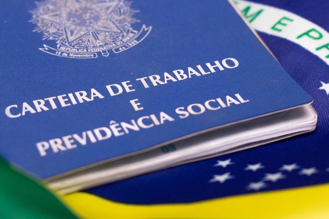 Nova lei trabalhista: entenda como funciona o intervalo de almoço segundo a CLT, o que mudou com a reforma de 2017 e as novas propostas que impactam pausas e jornada de trabalho.