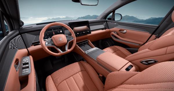 BYD lança SUV elétrico Tang L com sete lugares e 1.100 cv; modelo chega ao mercado com preço próximo ao de SUVs médios como o Corolla Cross