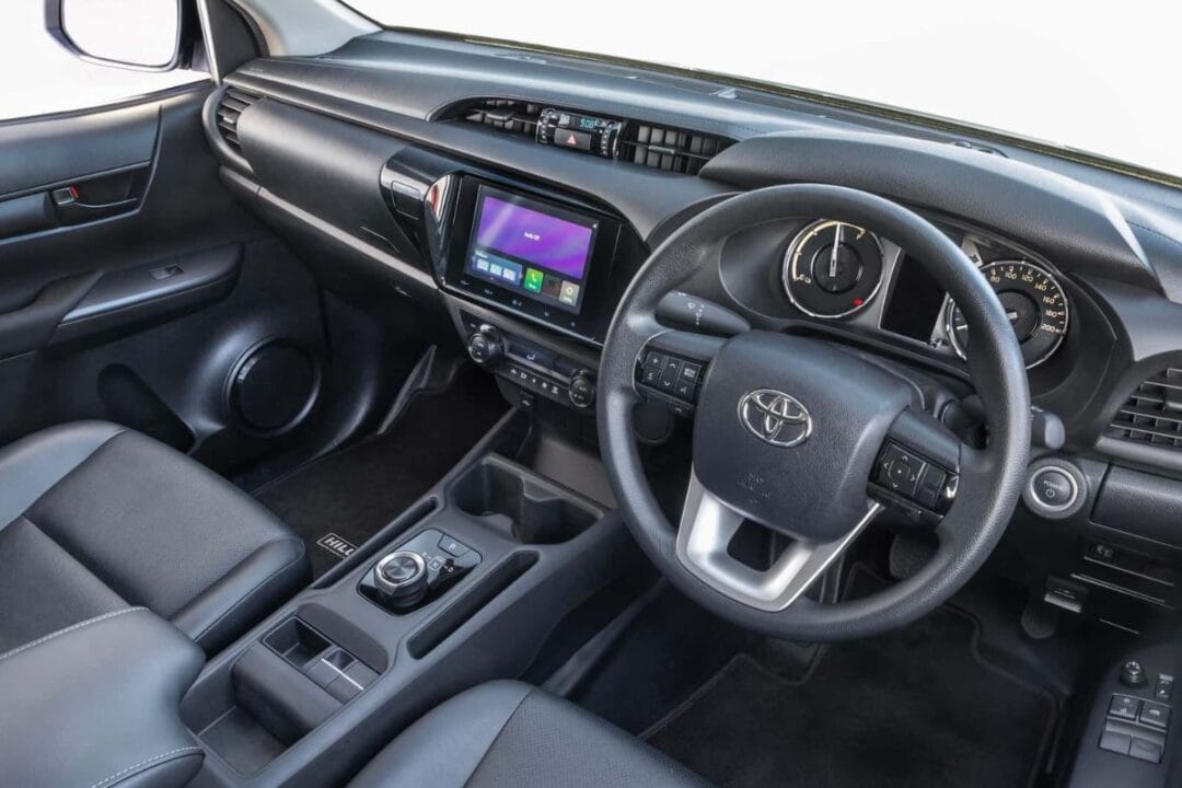 Toyota confirma produção da Hilux elétrica na Argentina até 2026; modelo 100% elétrico faz parte da nova estratégia global da montadora para ampliar presença no mercado e driblar tarifas dos EUA