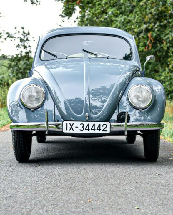 Volkswagen Beetle automóvil que popularizó la movilidad en Brasil y marcó la historia de la ingeniería automotriz