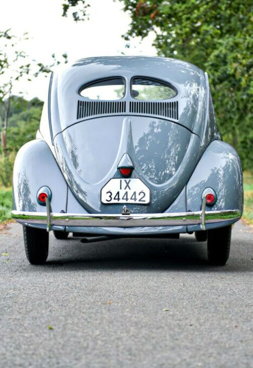 Volkswagen Beetle automóvil que popularizó la movilidad en Brasil y marcó la historia de la ingeniería automotriz