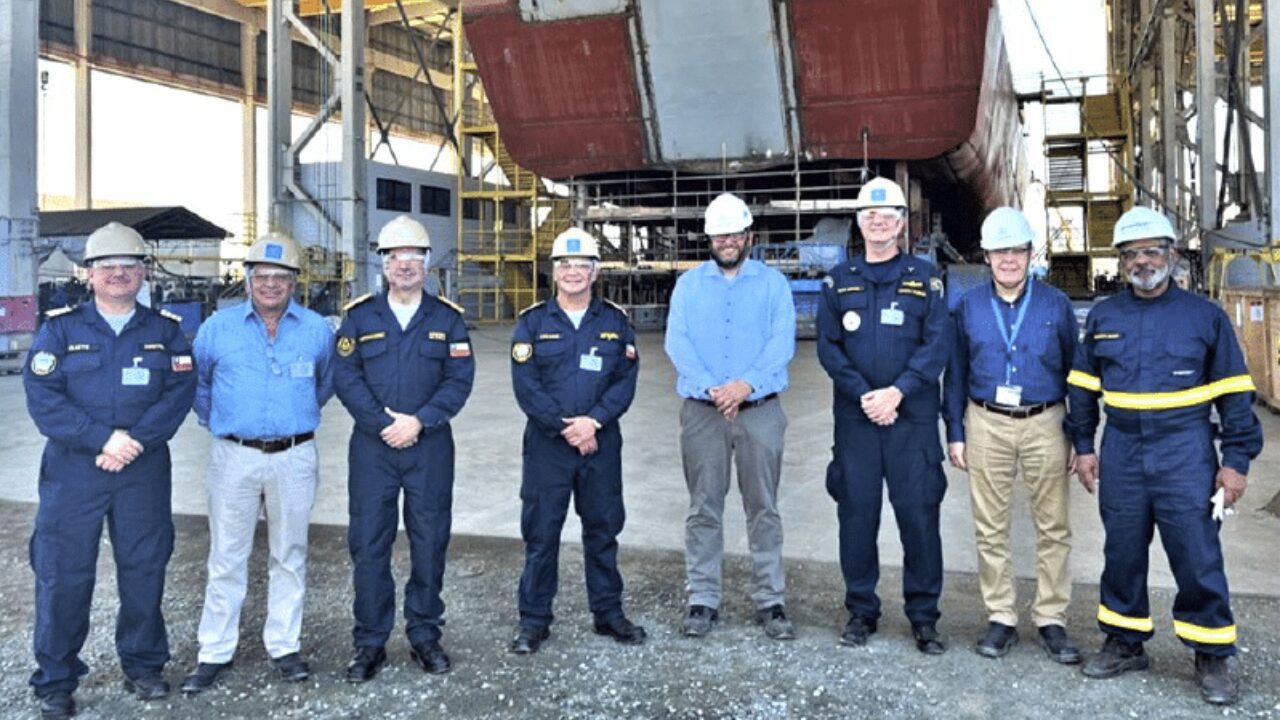 Visita de la Armada de Chile en astillero brasileño.