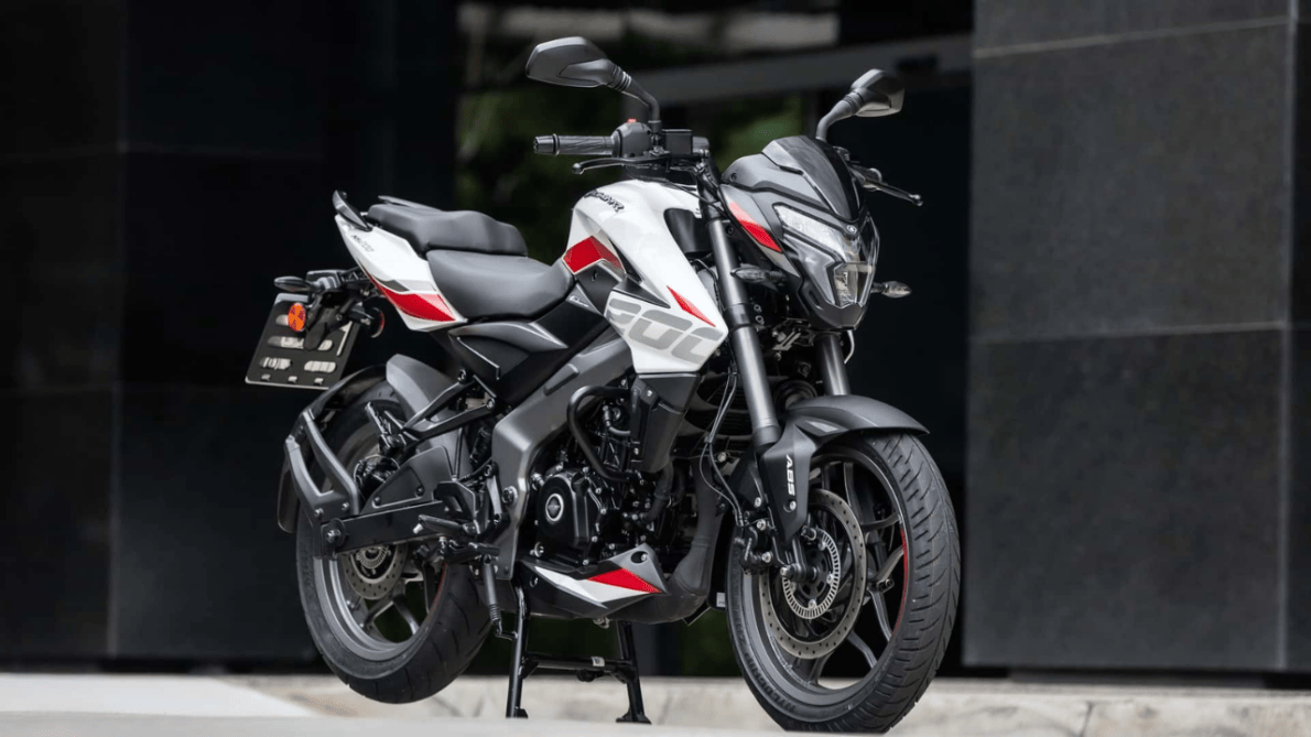 Bajaj lanza las nuevas Dominar NS 160 y NS 200 con más tecnología, visual deportivo, conectividad y precios competitivos en la línea 2026.