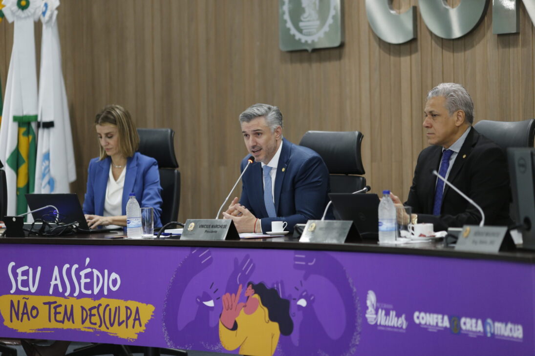 Confea celebra conquista dos futuros profissionais do Sistema com o anúncio da medida que extingue a Educação a Distância 100% online para as Engenharias