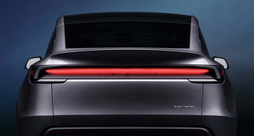 El diseño del Tesla Model Y es moderno y elegante, con líneas redondeadas que dan un aspecto futurista. Parece sencillo por fuera, pero llama la atención por donde pasa.