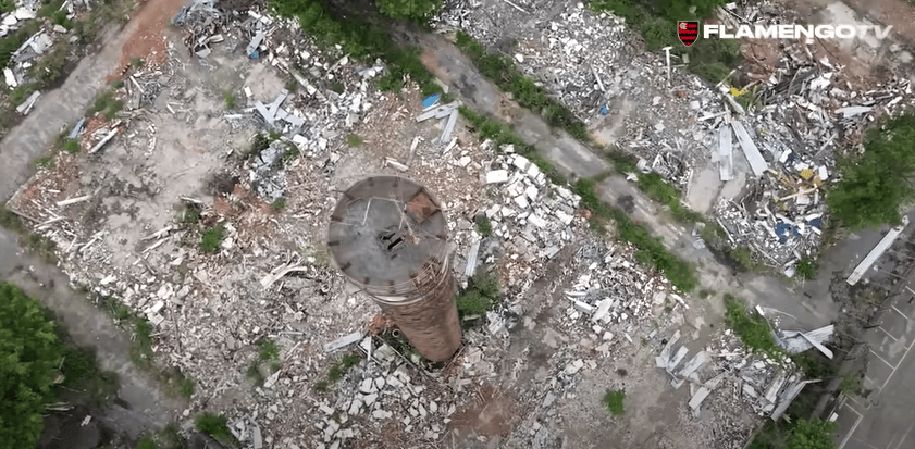El Flamengo contrató tres empresas para hacer estudios en el terreno del Gasômetro. Ellas van a analizar el suelo, la topografía y la contaminación del lugar para ayudar en la planificación de la construcción del estadio. Foto: Reproducción YouTube Flamengo TV.